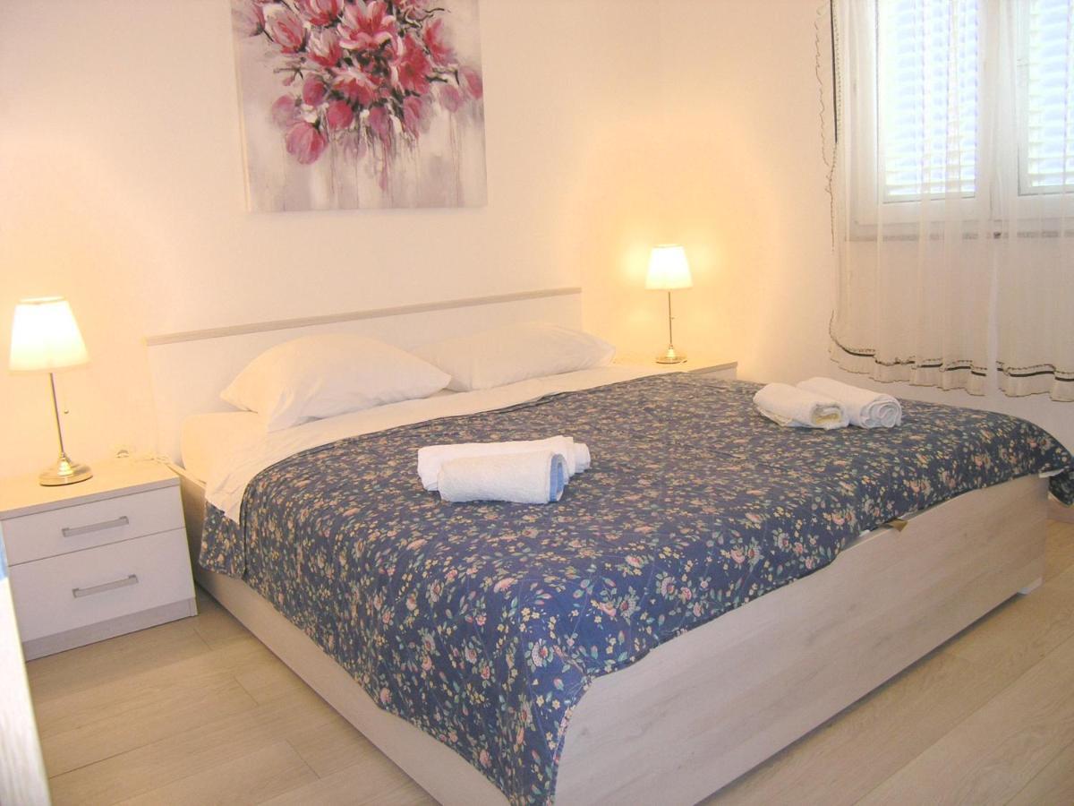 Apartments Sokolovic Krk Town Extérieur photo
