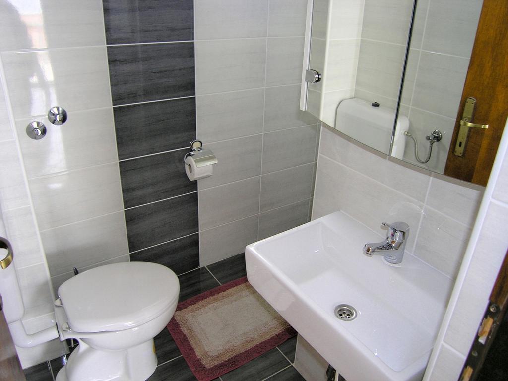 Apartments Sokolovic Krk Town Extérieur photo