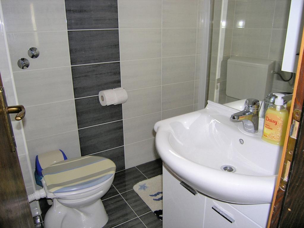 Apartments Sokolovic Krk Town Extérieur photo