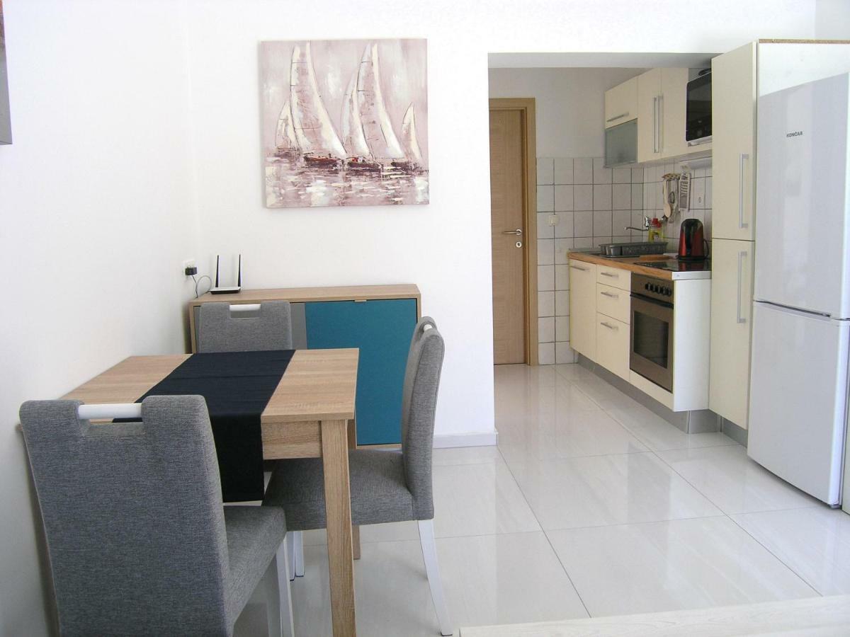 Apartments Sokolovic Krk Town Extérieur photo
